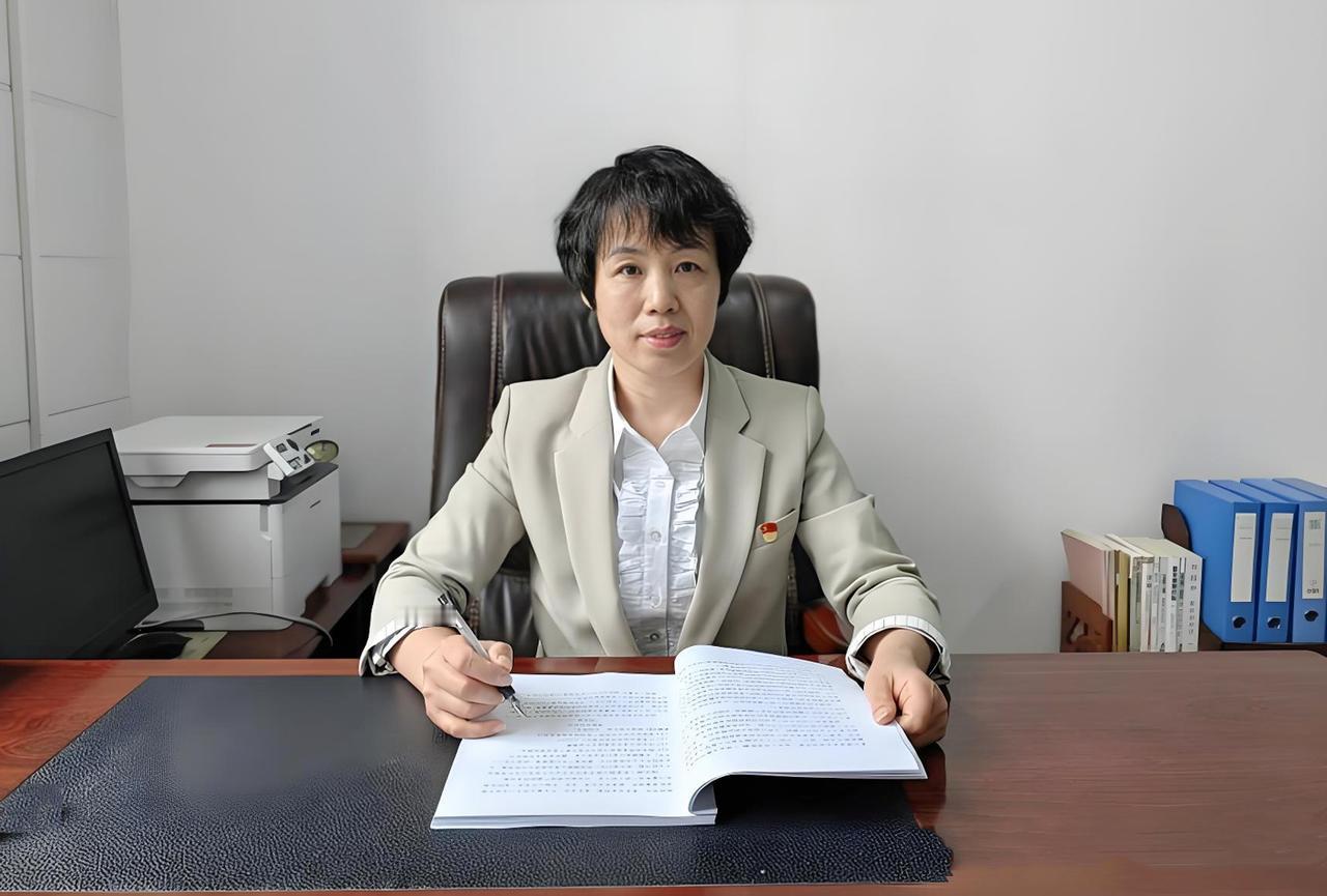 今天听朋友说聊城市第五中学校长徐俊峰下来了，世事难料，几个月前我们家长参加聊城五