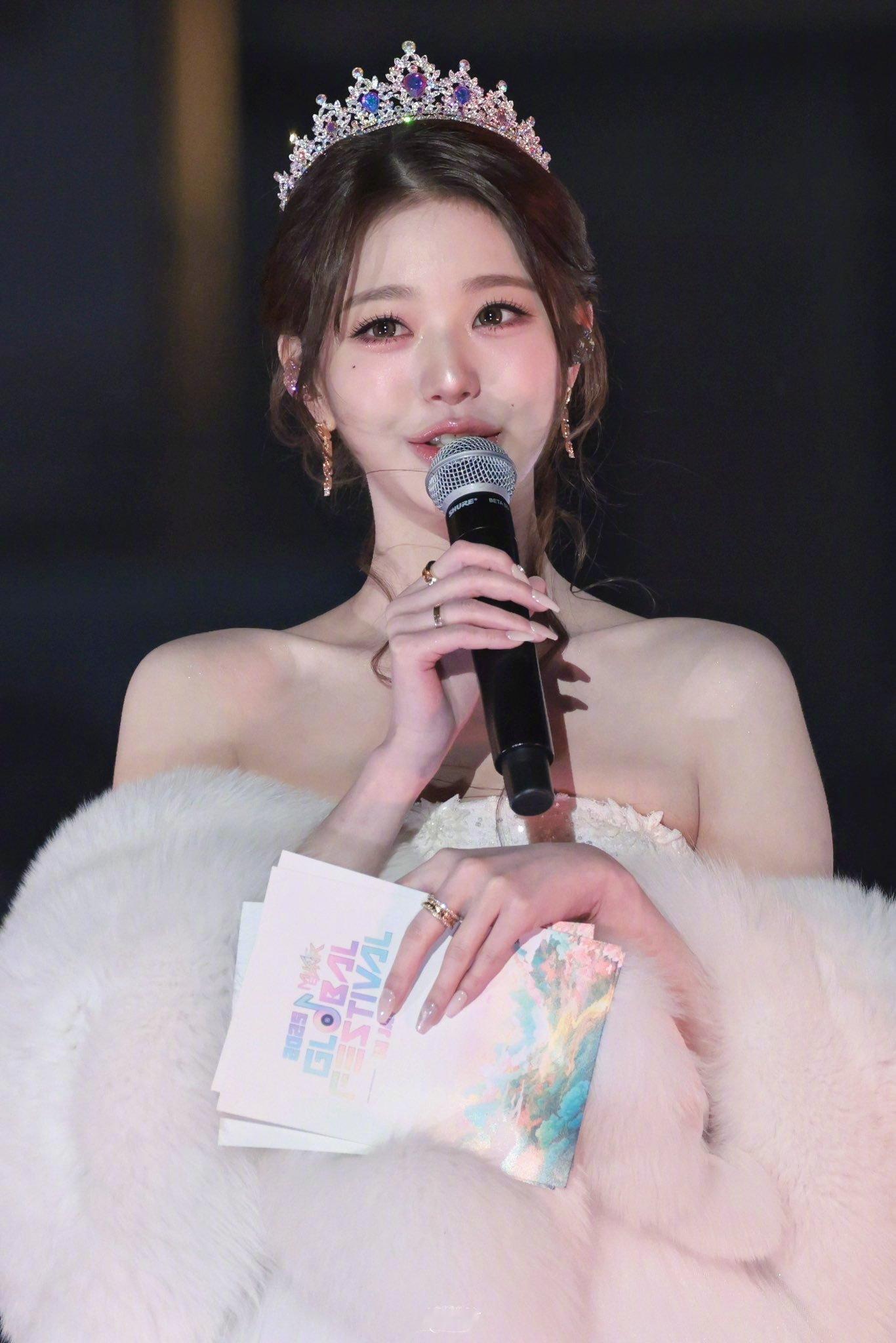 【Theqoo】超美的公主MC，晕.....张元英