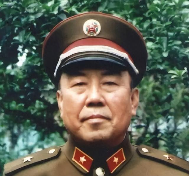 1979年，11军军长陈家贵刚从中越前线回来，就在街上遇到流氓碰瓷，向他索要巨额