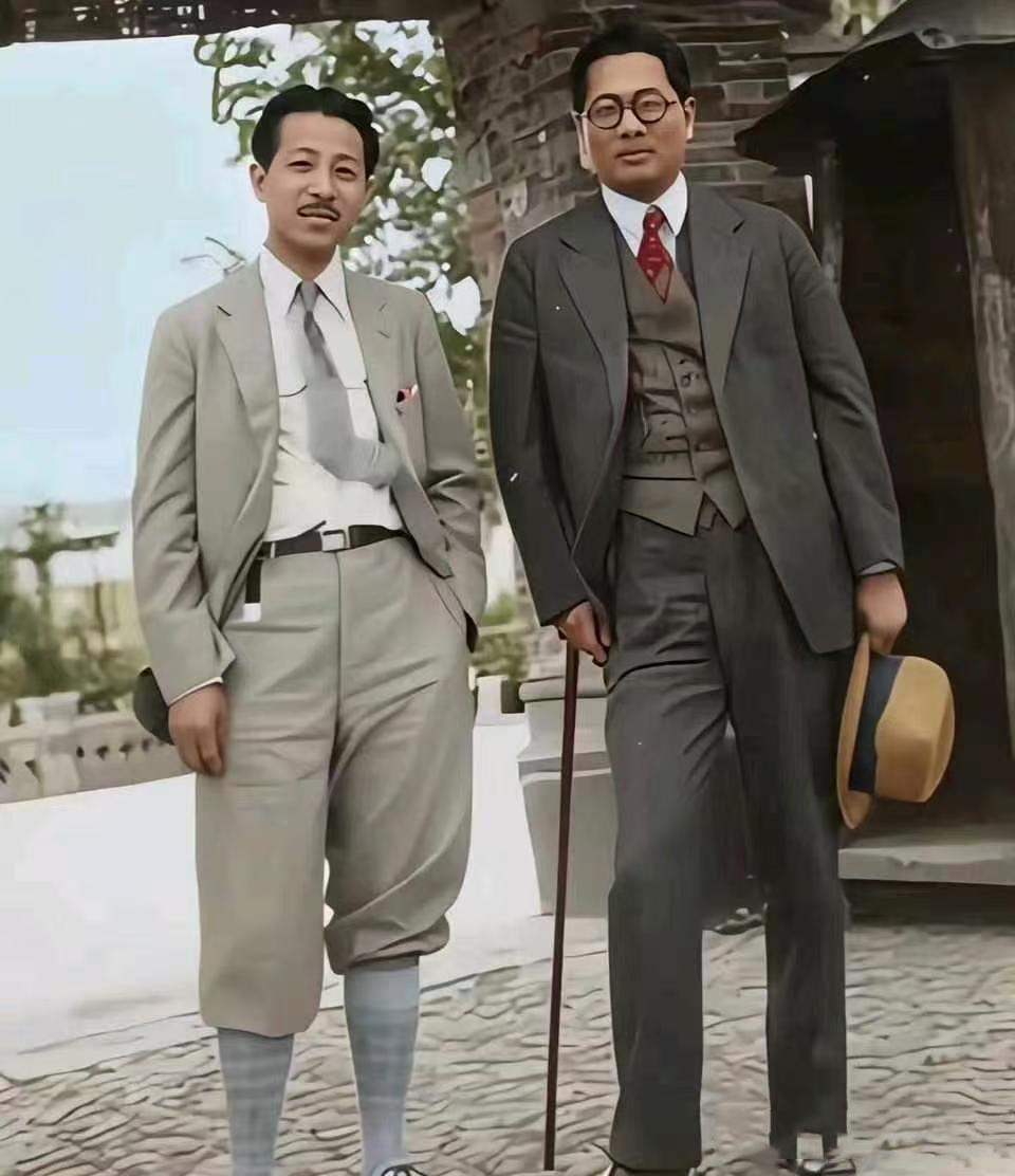 左边是少帅张学良，右边是财神爷宋子文。民国两位重量级人物，一个手握重兵，一个