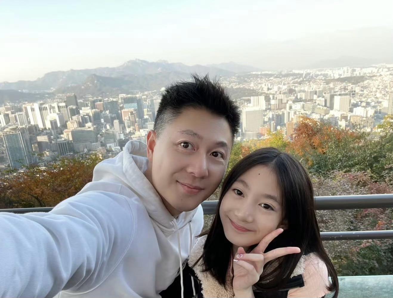 李小鹏女儿14岁近照，真是女大十八变！