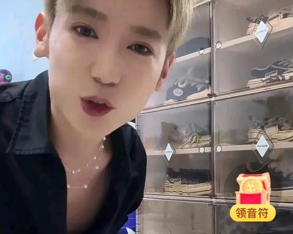 乐乐直播时候很多粉丝都在问，怎么你们大家都离职了呢？乐乐也大方的回答：现在企业