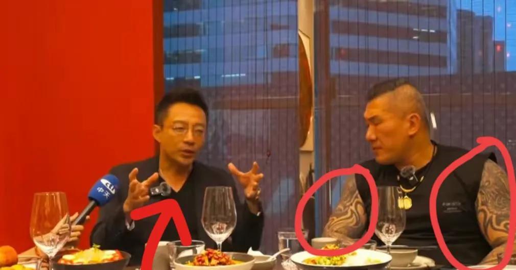 看了汪小菲和馆长的直播，汪小菲的一个动作，终于明白了为什么台湾女艺人都喜欢和内