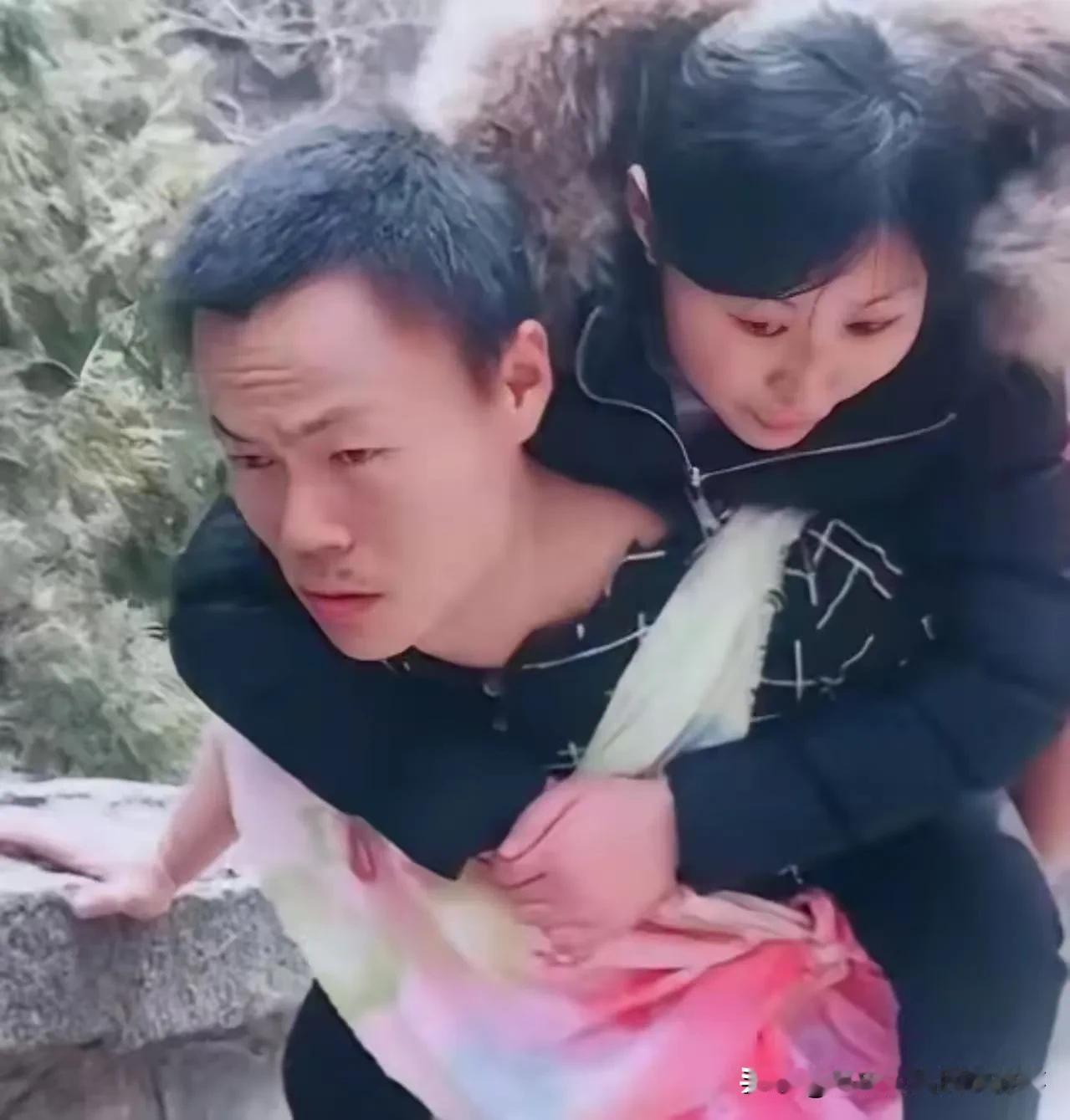 这是一个真实故事：山东姑娘孔艳21岁时为跟男友张明荣私奔，翻墙坠落导致高位截瘫。