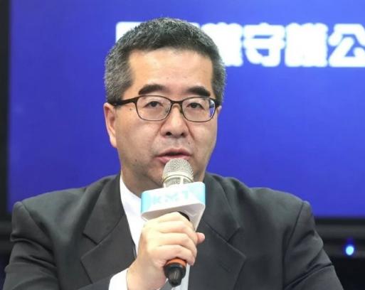 没有想到马英九文教基金会执行长萧旭岑辞职的事情也闹出了一场舆论风波，昨天马英九发