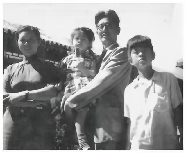 乔冠华的儿子乔宗淮一直到继母章含之去世，都没有和章含之和解，没有主动修复过关系。
