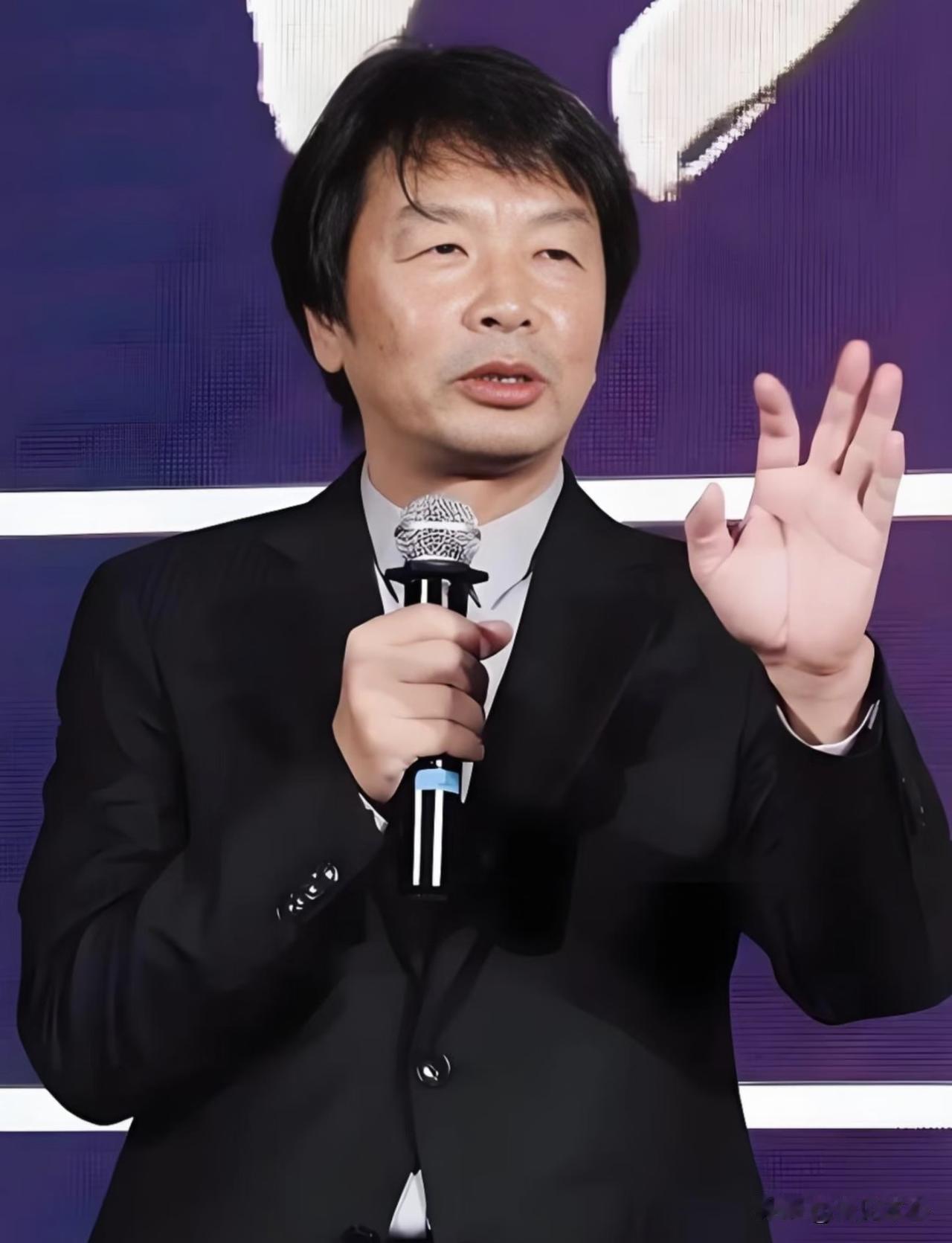 “北大才子”刘震云语出惊人：“穷人的基因，喜欢帮助提拔人。而富人不是，富人遇到