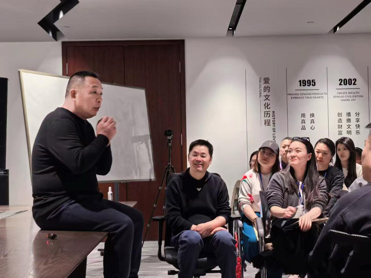 奉劝大家一句千万不要被于东来的“神话”骗了！别再盲目神话胖东来了！于东来