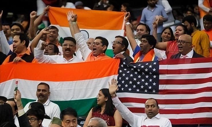 美国华人开始恐惧了，因为他们发现，自己好像润到印度了，他们去捐东西，却发现收东西