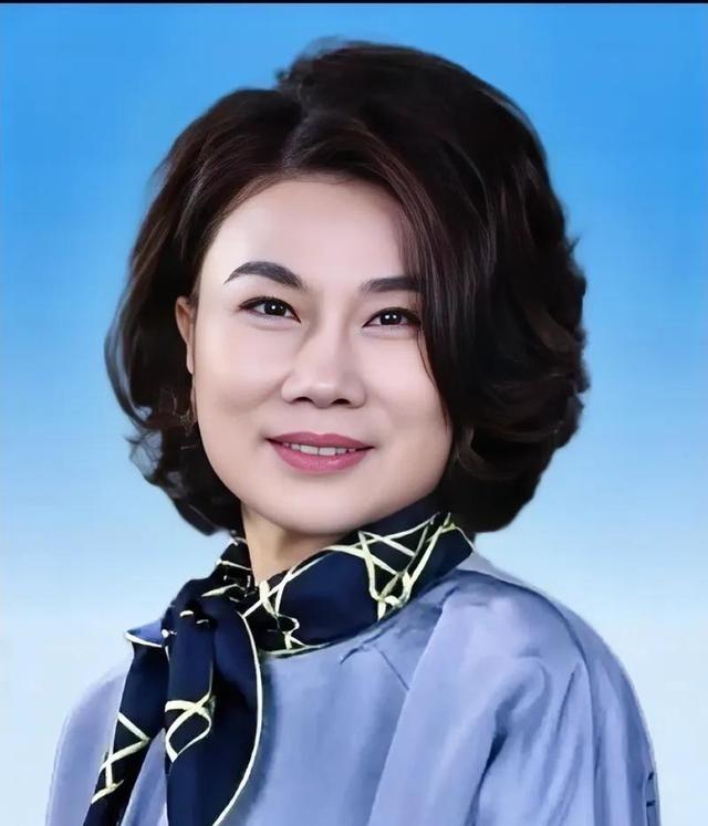 一次，俞敏洪问董明珠：“为什么你丈夫去世将近30年你都没有再婚？”董明珠也不藏着