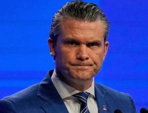 美国国防部长放话给中国，美国对伊朗发动军事行动不需要考虑俄罗斯，也不需要考虑中国