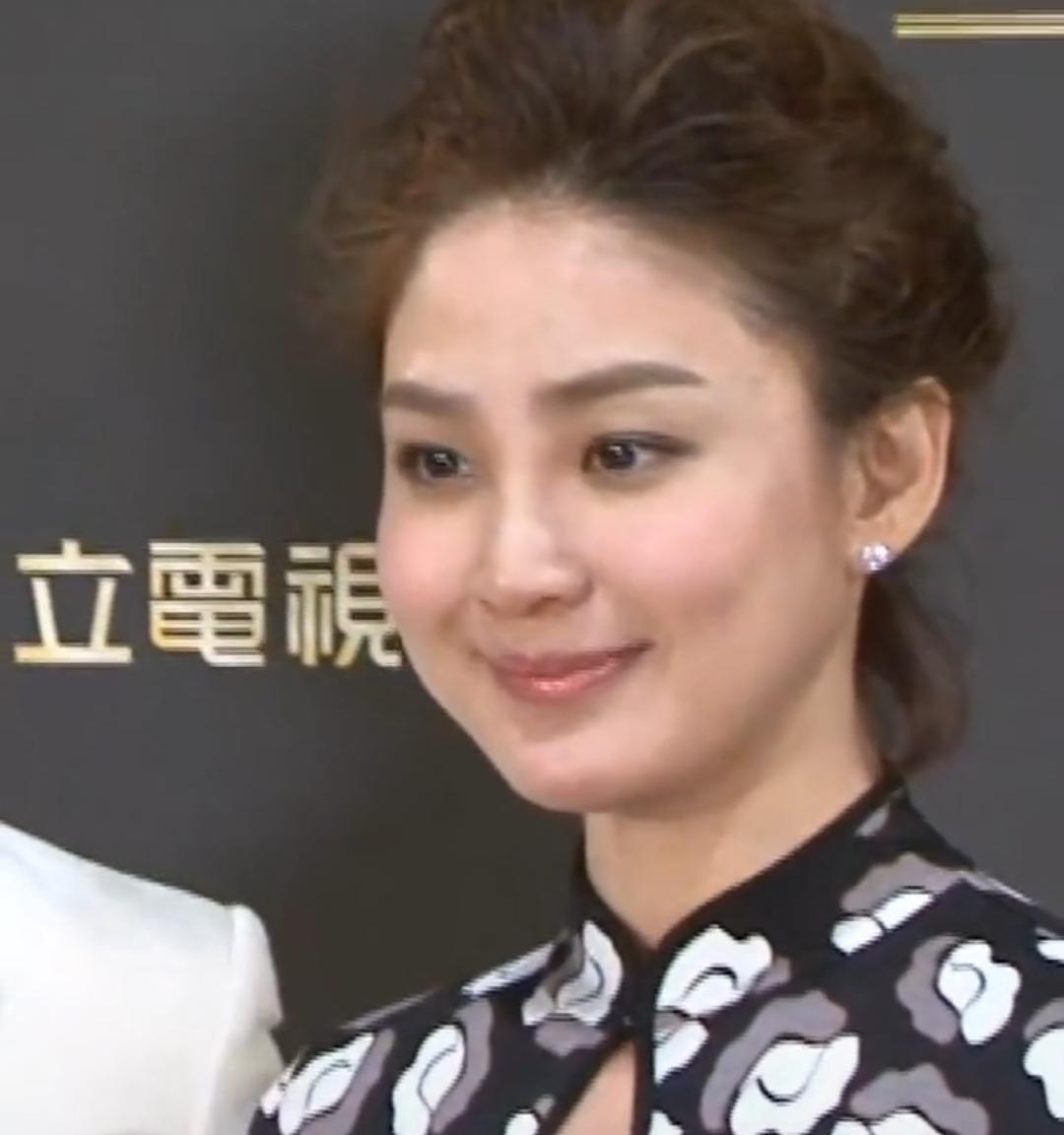 洪小玲真的好漂亮，以前看放羊的星星女主角2，漂亮又有气质，说话声音也好听，这个的
