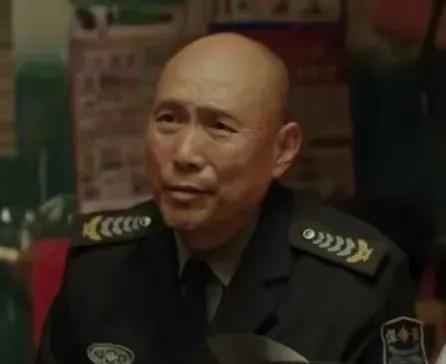 养老还是要靠自己啊！《蛮好的人生》，胡曼黎开展养老业务后，遇到了一位保安大爷。