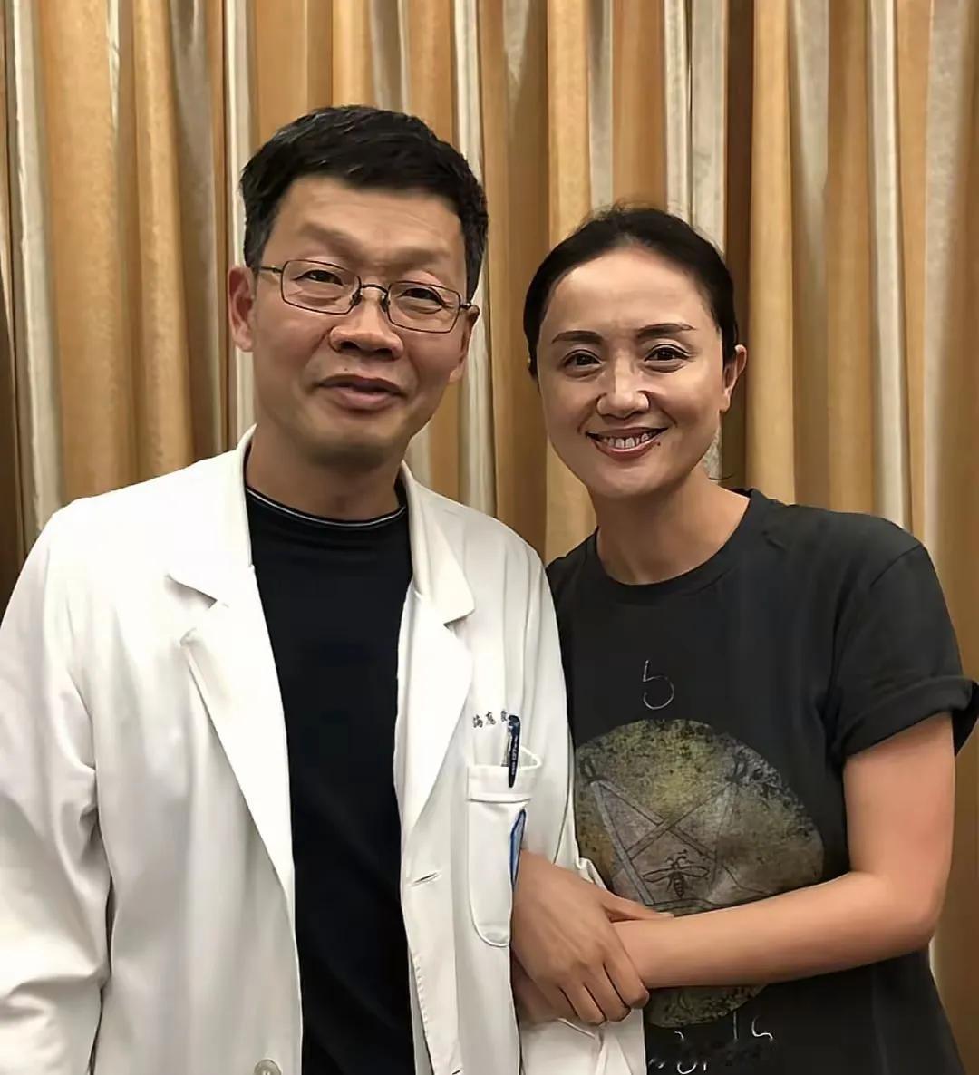 朱媛媛在娱乐圈的人缘太好了，很多人今天发文悼念她。挚友李乃文没有发文，但头像换成