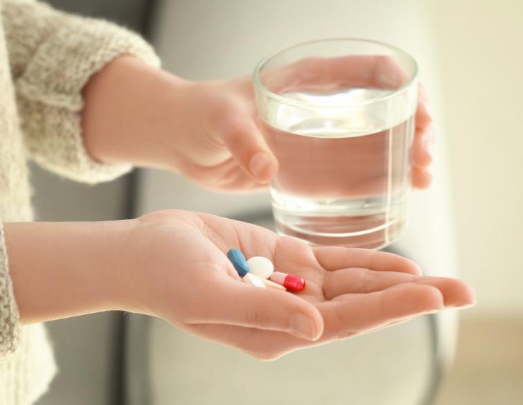 34岁女子肝衰竭走了，医生：吃富马酸丙酚替诺福韦片，没注意3点张女士34岁，