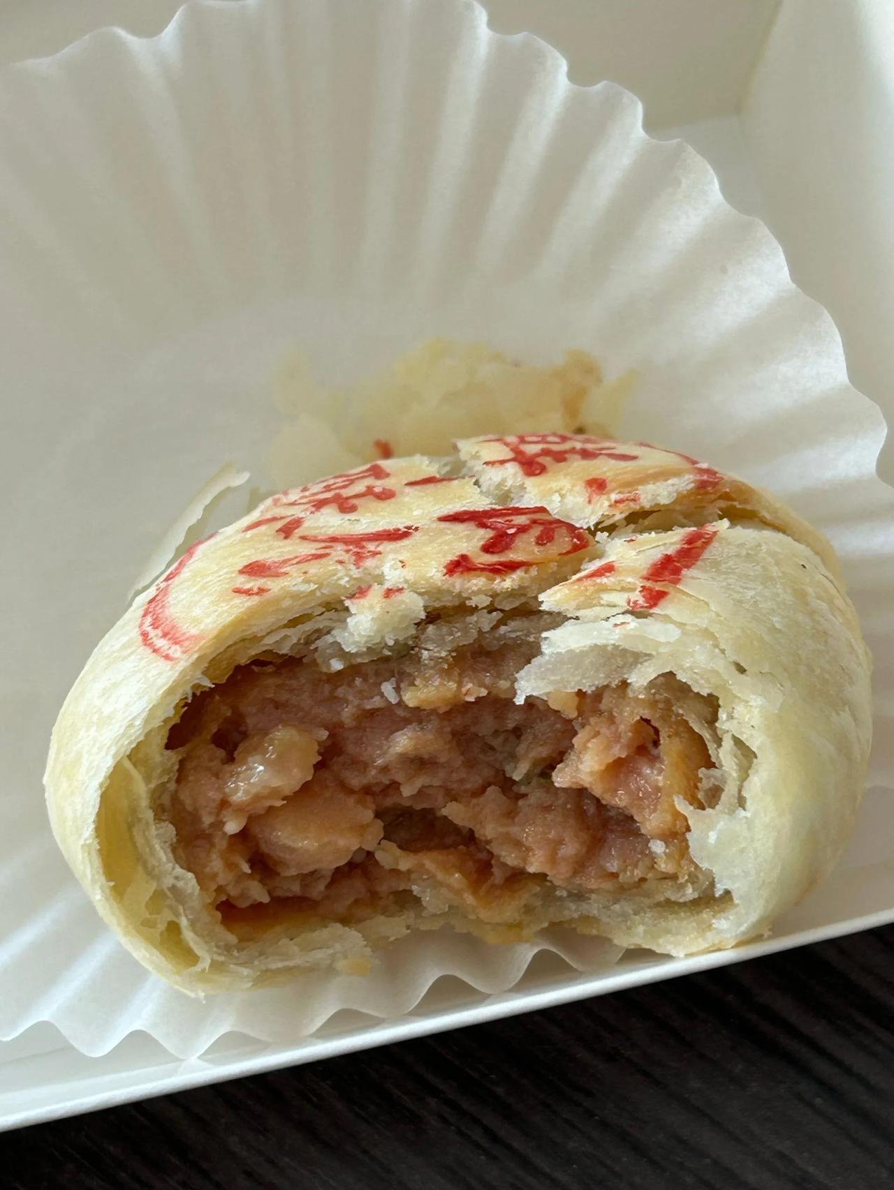 鲜肉月饼真的很好吃吗从小一直吃蛋黄莲蓉馅的，这两年好像越来越多人吃鲜肉的了