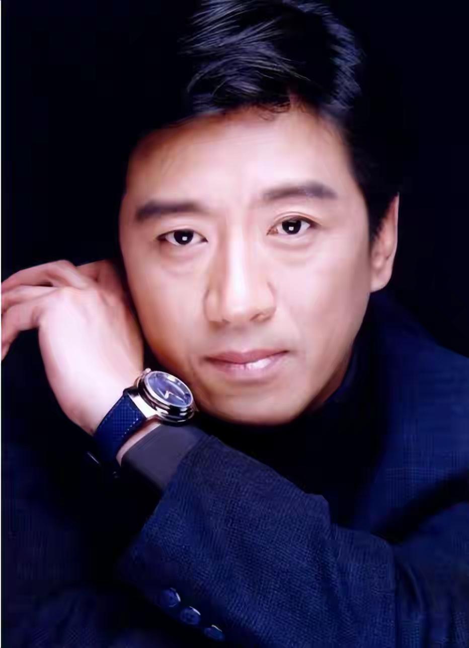 很多人都说丁勇岱有玄学，只要有他参演的影视剧都挺火的。但大家不知道的是，助他成名