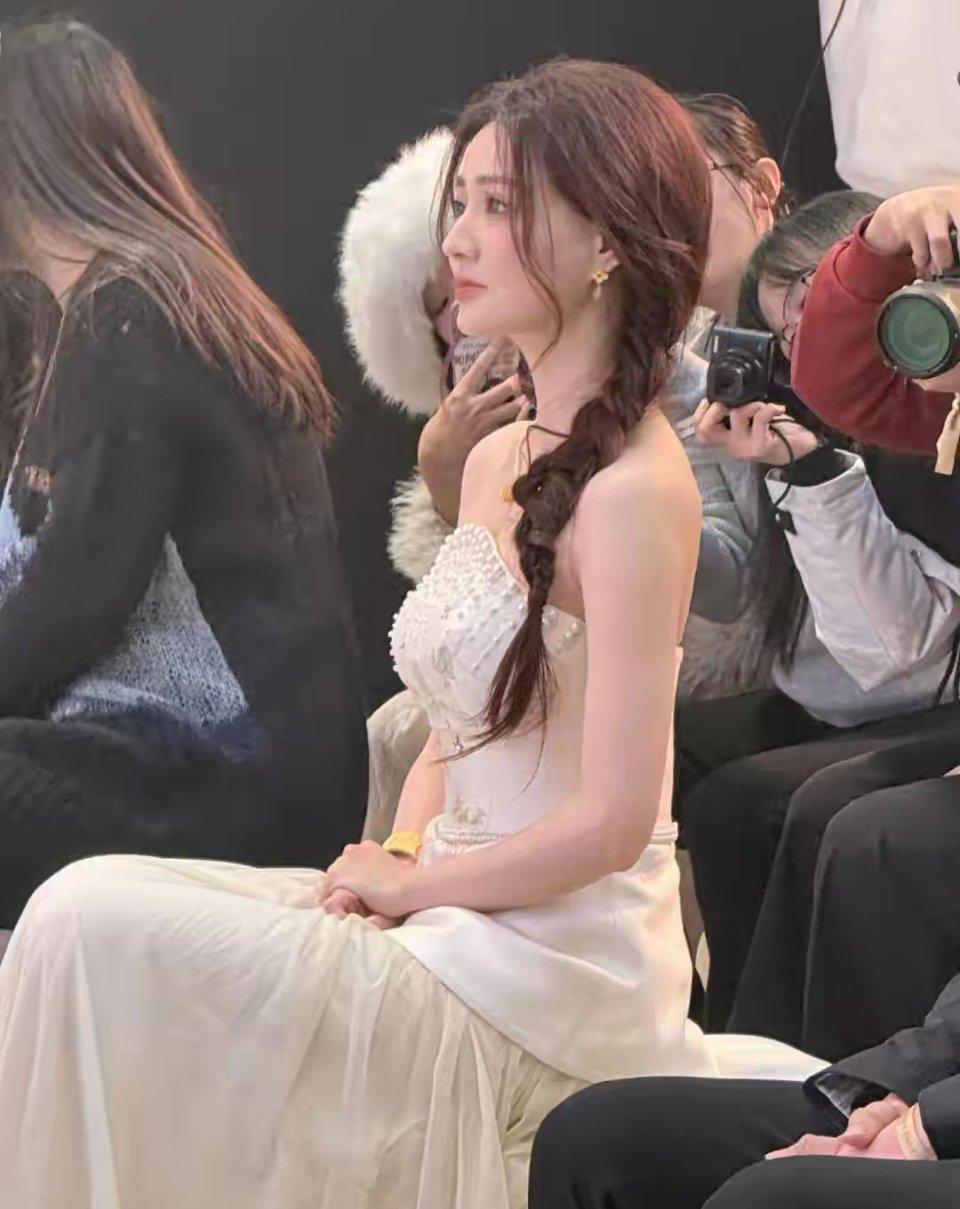 徐璐现身北京，气质真的好啊