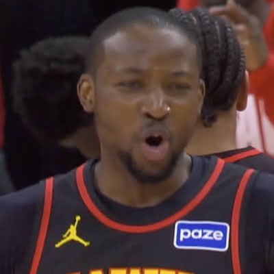 老鹰队核心球员杰伦·约翰逊对库明加加盟亚特兰大一事评价道：“JK就像一只准备被放