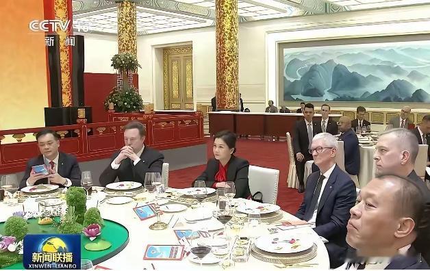 国宴餐叙，和你想的可能不一样大家以为国宴，就是吃大席，很多人一桌，筷子碰筷子，
