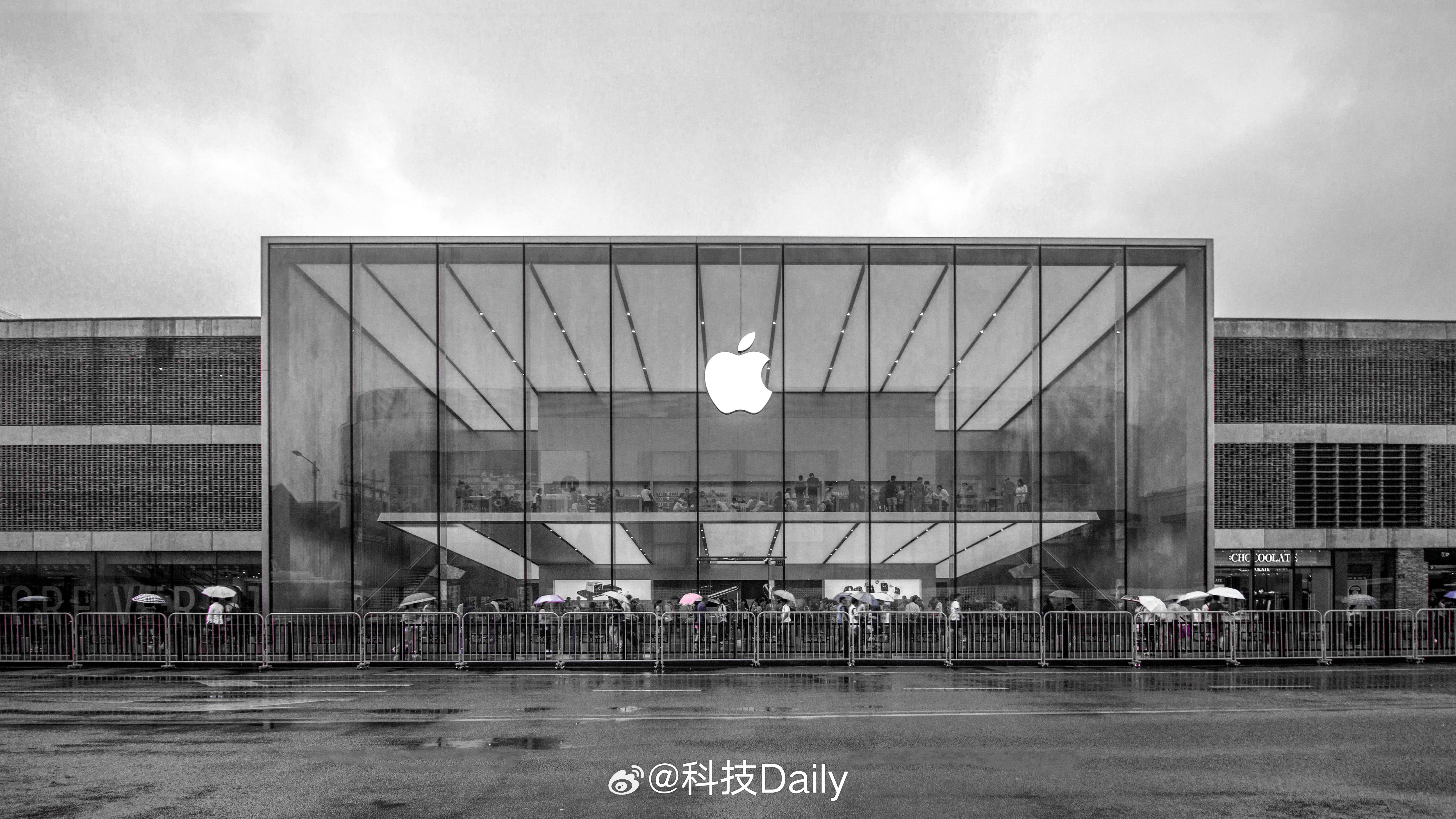 iPhone18Pro今秋发布基本操作了这都不用爆料，因为每年都差不多是秋天。
