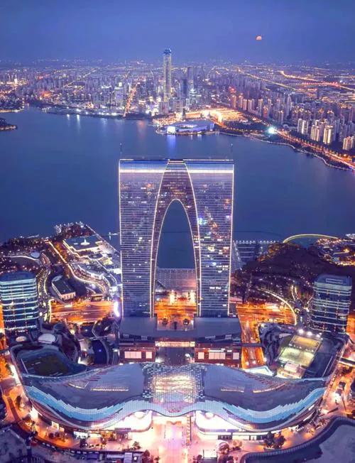 冠军都是约好的吗？苏超决赛泰州队夺冠，赣超决赛赣州夺冠，大胆预测一下湘超，辽超