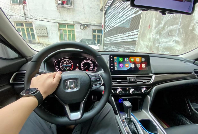 6000多公里了来交作业了真实感受：内饰这个没话说是真的丑，我自己改了挡把和