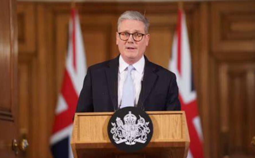 英国首相斯塔默“投喂”给了世界三句话！第一句：中国不是“正在崛起”，是