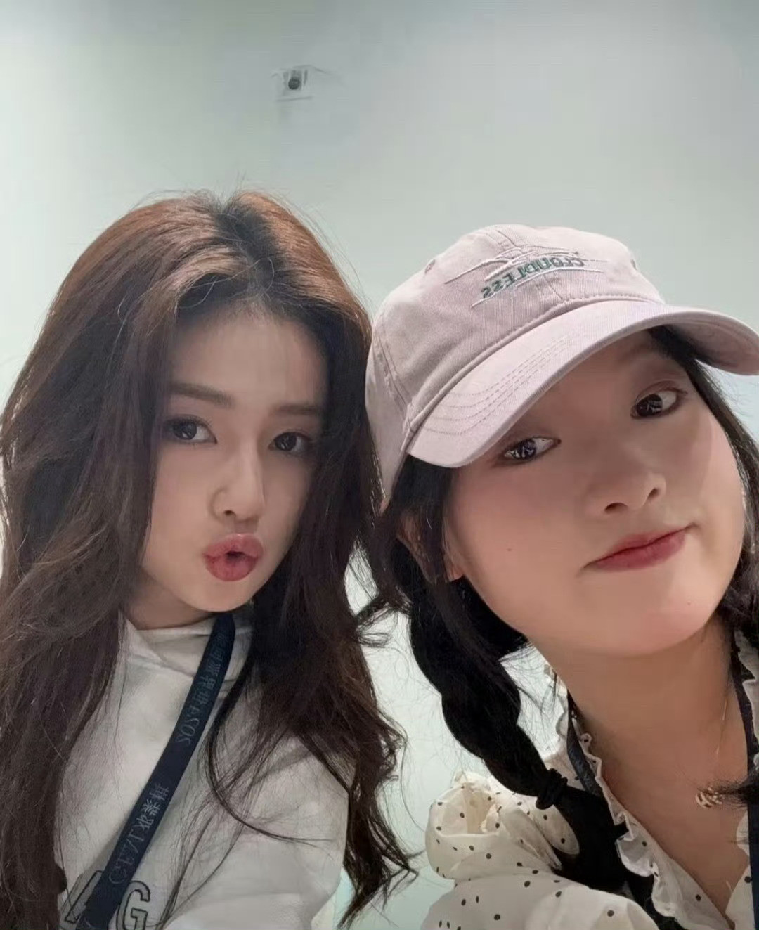 白鹿给闺蜜呵呵买车这友谊我慕了，白鹿和呵呵的神仙友情