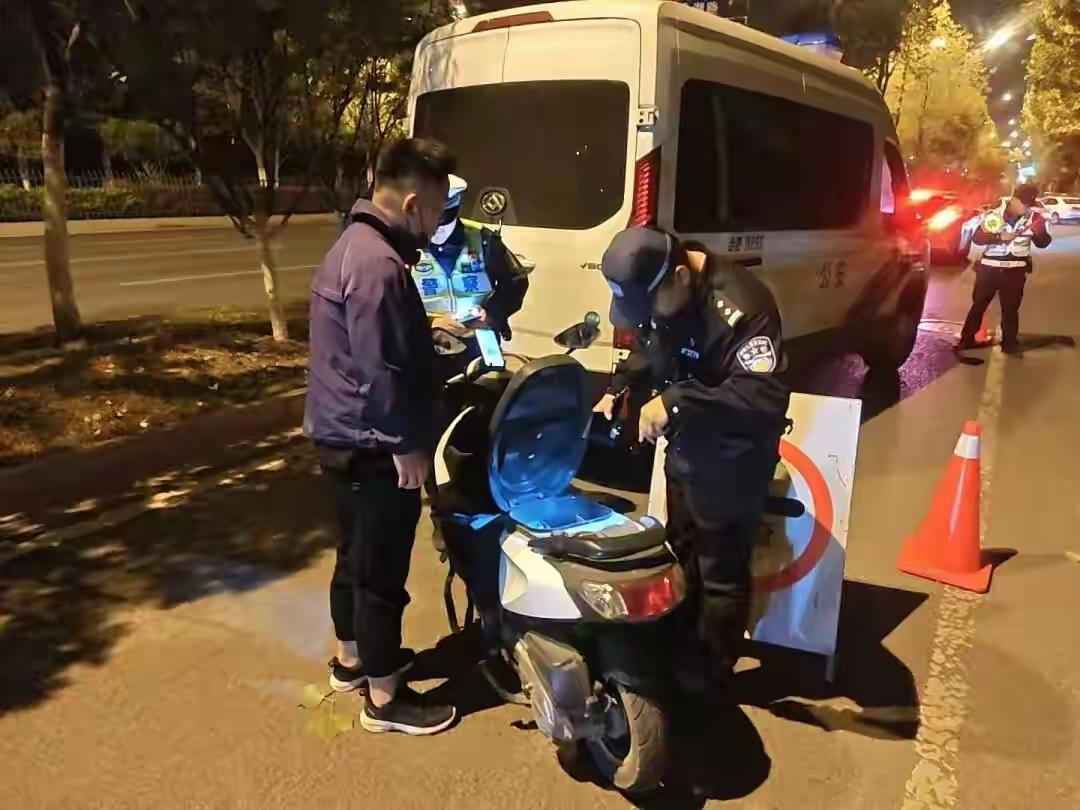 🛵2026网购摩托上牌核心指南前置避坑：确认车辆在工信部公告目录内，且符
