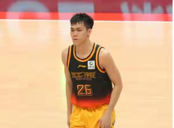 庞峥麟是一种现象，老六的横空出世背后值得中国篮协，CBA俱乐部，所有主教练反思对