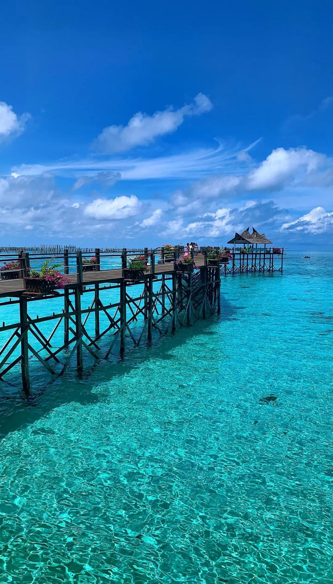 爱好旅游满世界跑福利来了！永久免签！外交部2025年的数据，和我们有全面免签协