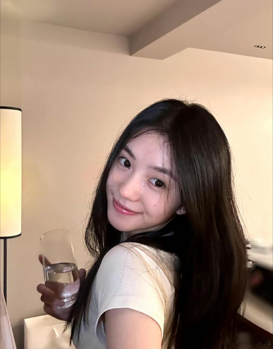 刘浩存大屏影响力大家都感叹娱乐圈来了位小精灵诶！真的感慨她现在的高度，灵气依旧在