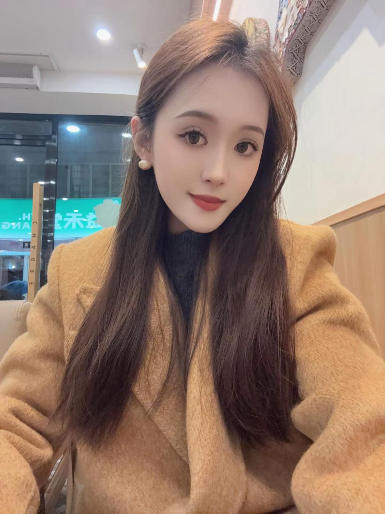 看到你漂亮的眼睛一直笑也是一种幸福🍁.