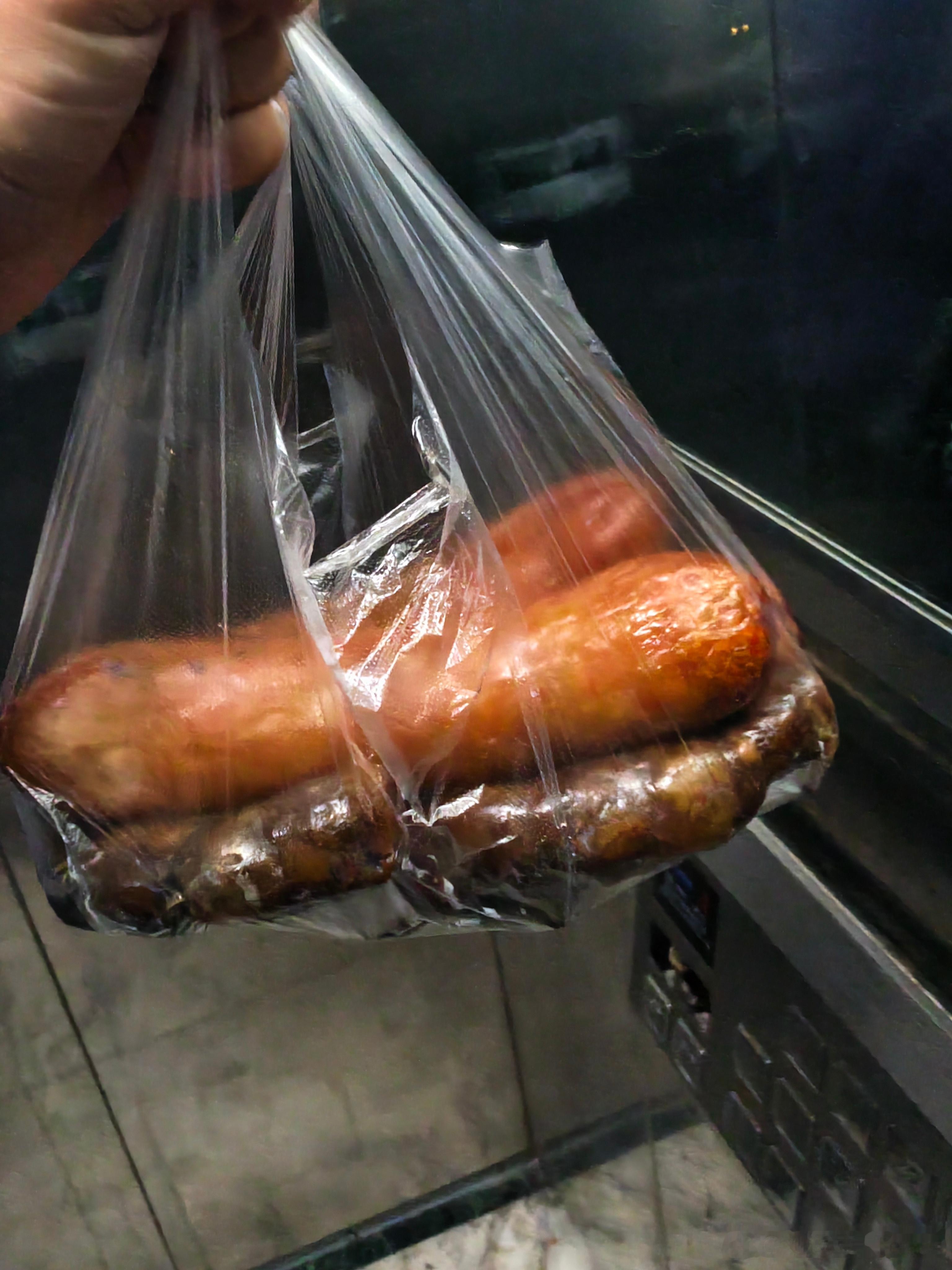 几个兄弟叫我下班喝酒我带点东北特色下酒菜给他们准备香迷糊他们​​​