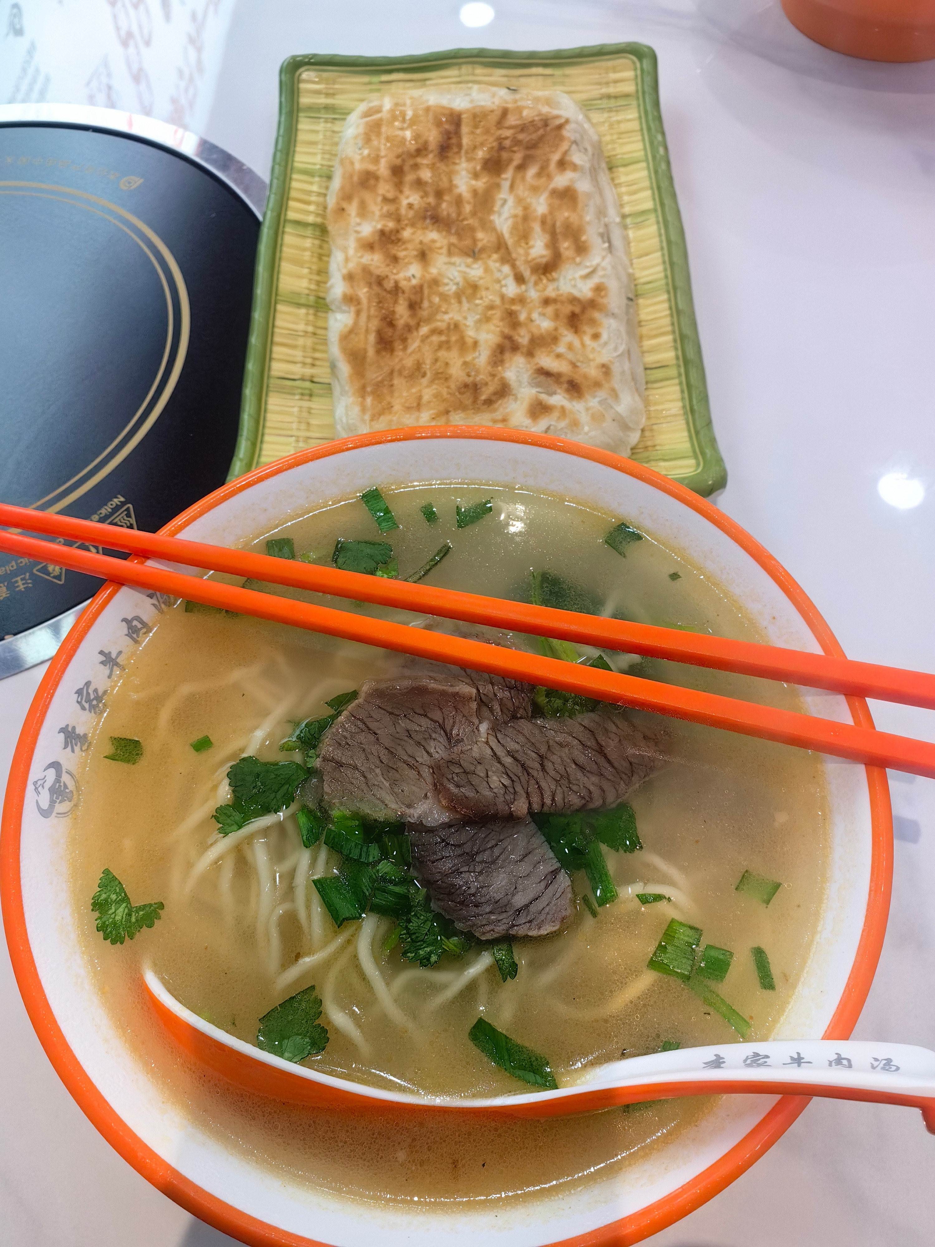 这个饼配牛肉汤面绝了，泡汤里更绝淮安