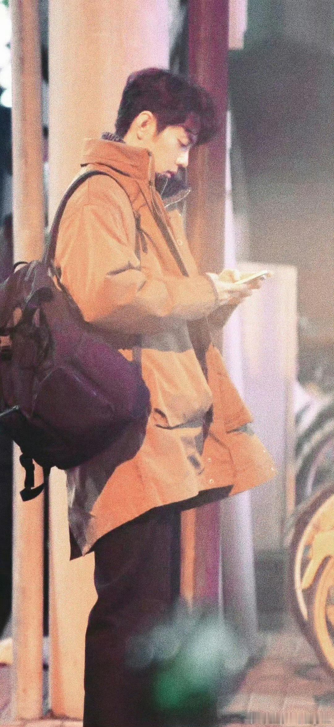 肖战小城良方的路透一出，和谍报上不封顶一样，刑侦剧、悬疑剧，末世文、公路文…各种