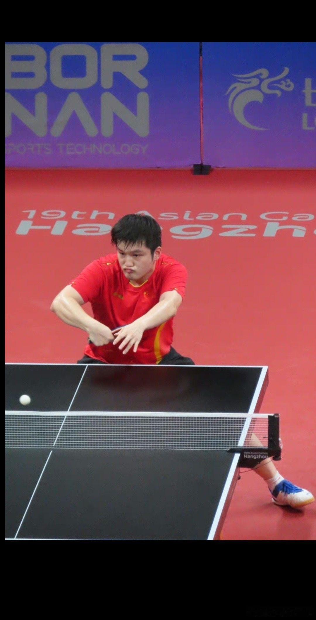 小胖噘嘴了，又整可爱这套。尹航的这句话挥之不去了。