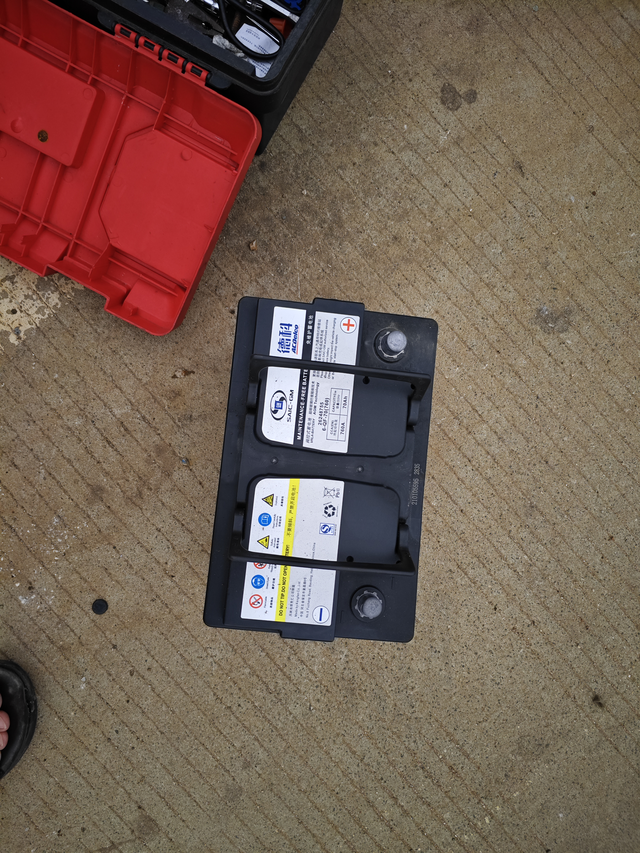 21款英朗更换启动电瓶21年4月用到现在，3年半，说不行就不行，一点征兆都没有