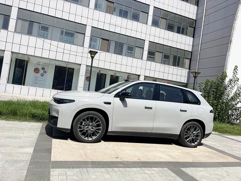 选车大半年，零跑C10凭什么最终胜出？ 年初和家里人商量买车的时候，分歧挺大