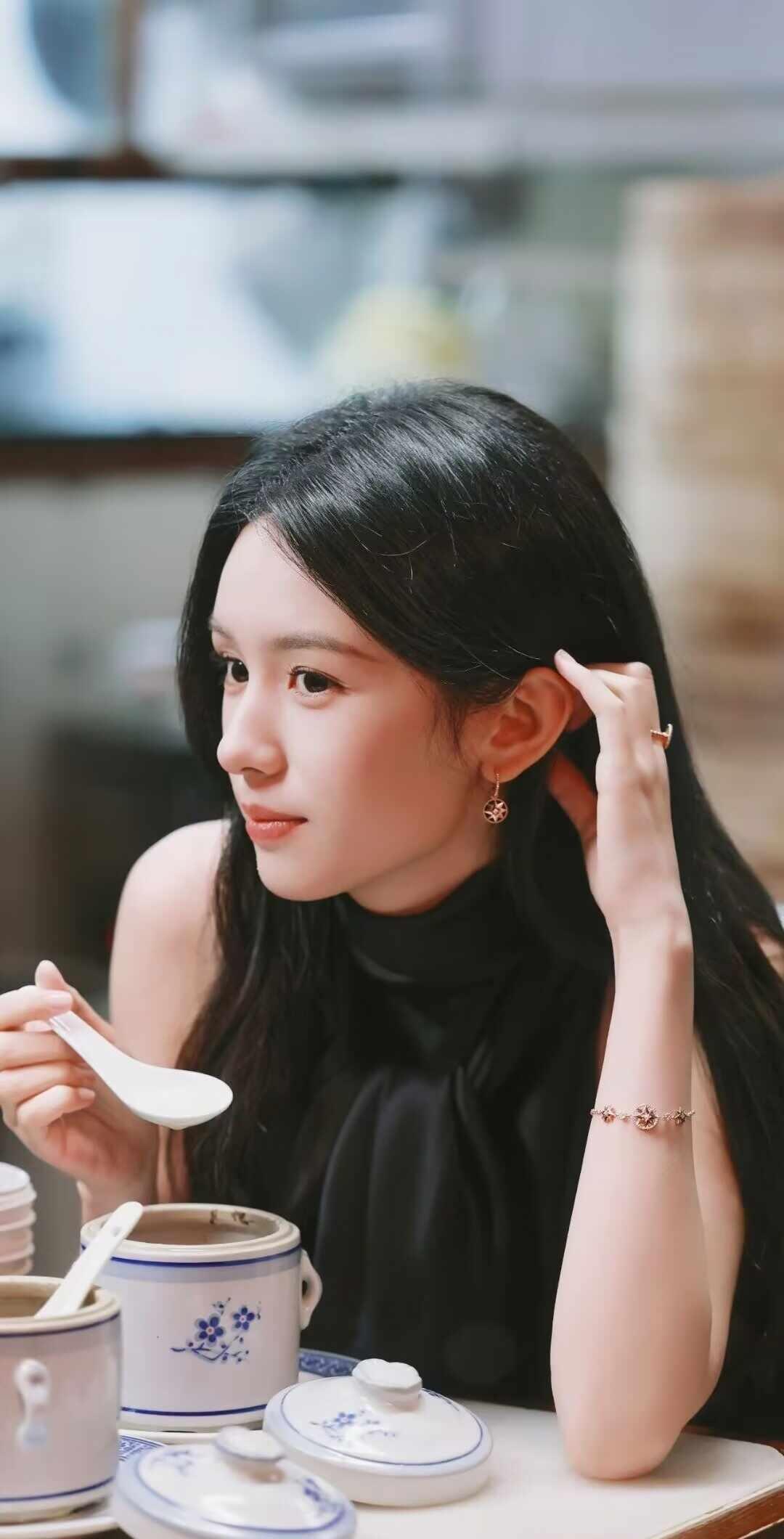 肯定是周也好看啊！！！神仙颜值女明星明星头像女演员娱乐圈气质女明星