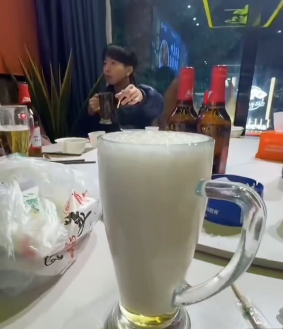 猜猜这小子对我说了什么[哭笑不得]