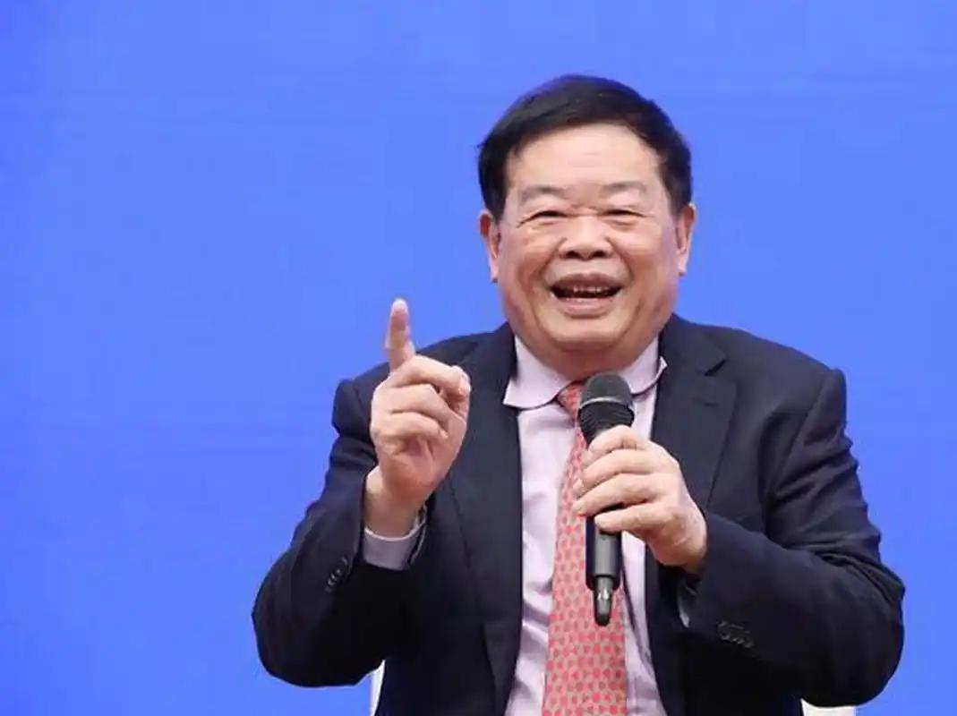 “曹德旺”捐款累计达到260亿人民币，福耀玻璃一线员工工资6000元人民币​员