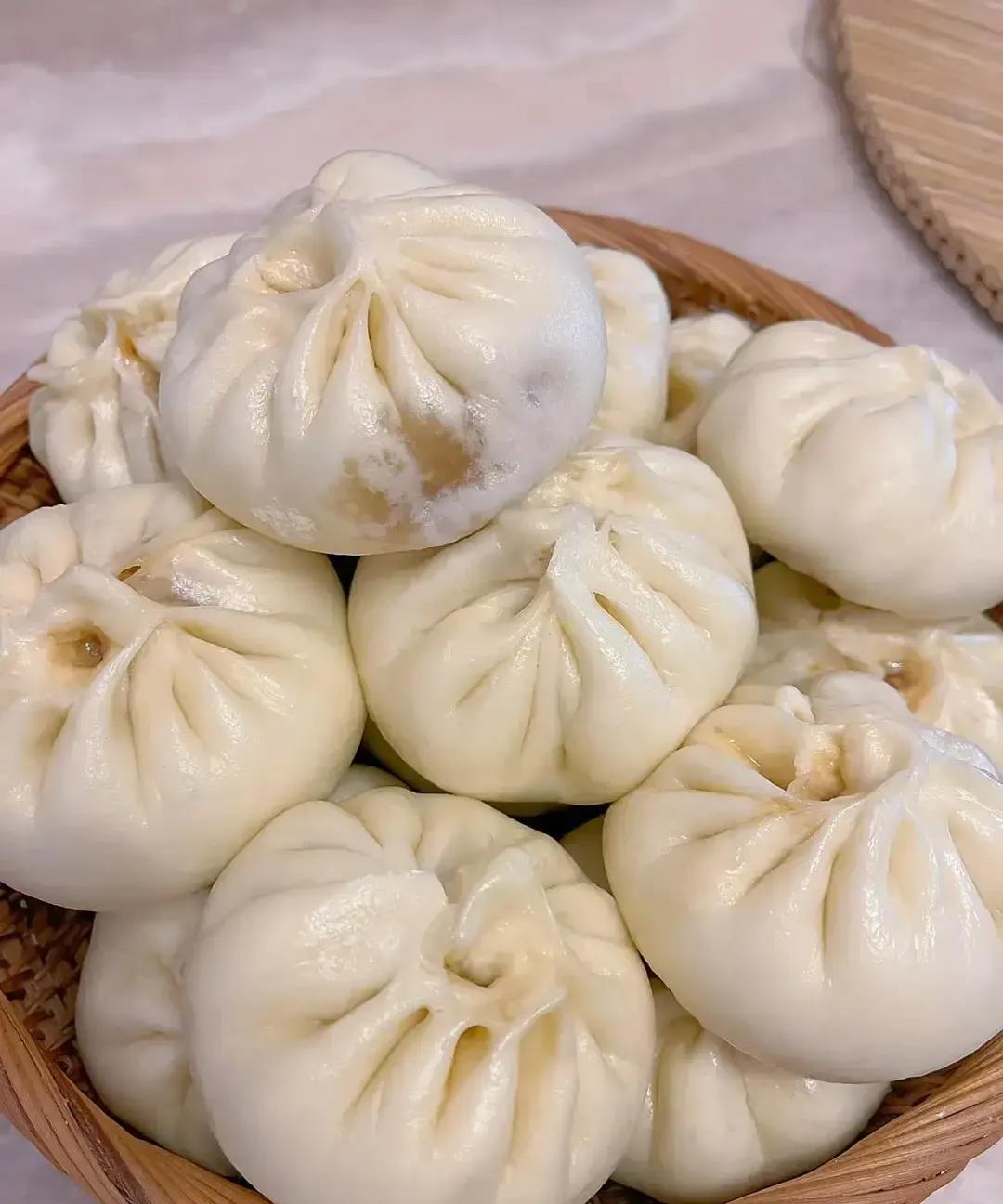 想不明白的是，现在的人懒的要命，鸡蛋那么便宜，一斤鸡蛋4块钱，8个鸡蛋是