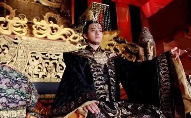 从炎帝子孙到北周皇帝：宇文家四千年的血脉逆袭。公元前27世纪，炎帝在阪泉之战
