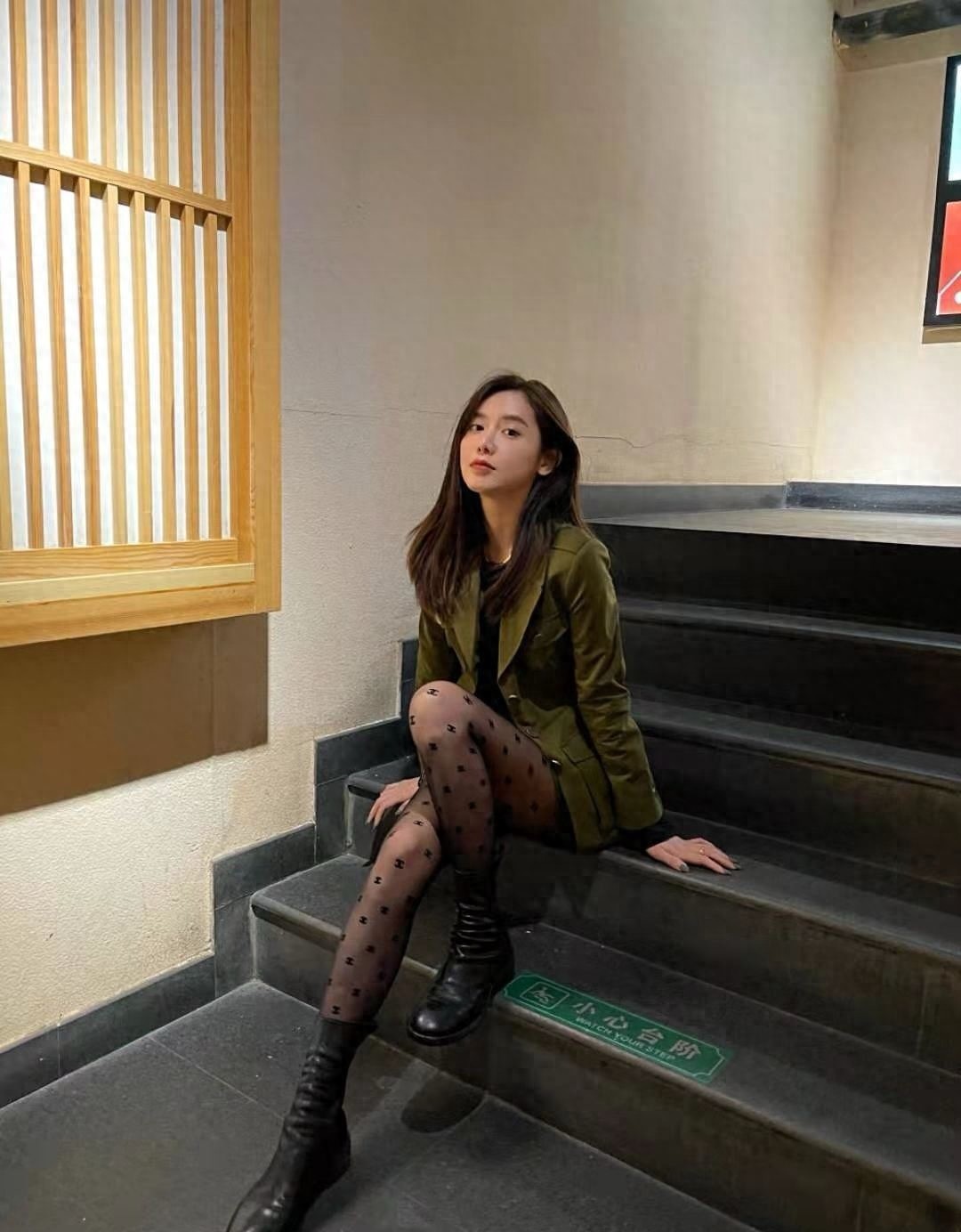 腾讯Nba主持人美娜·黑丝美腿