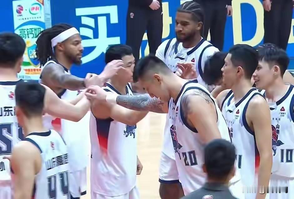 山东高速男篮已确定引进第四外援，也已谈妥，所有手续都在正常推进，这名内线外援将于