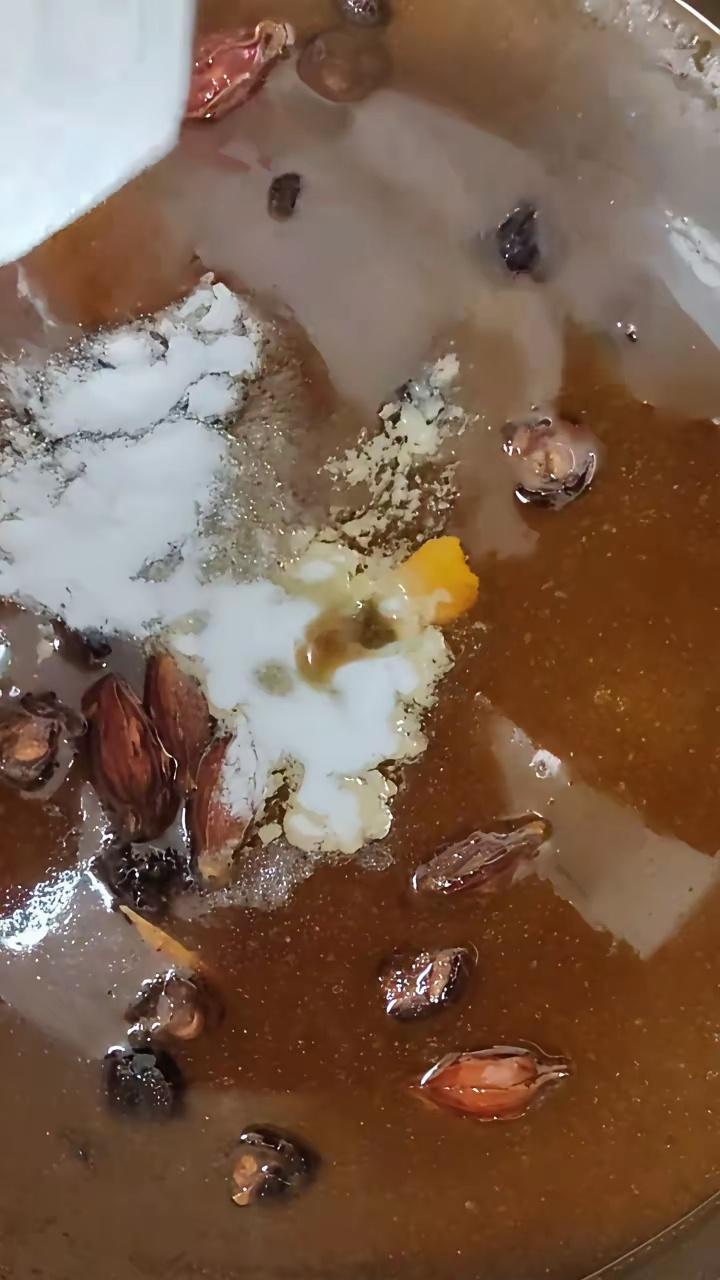 为了卤肉不缩水，卤汤里竟然加葡萄糖。为了卤肉不缩水，一斤卤出来还是一斤，竟然放葡