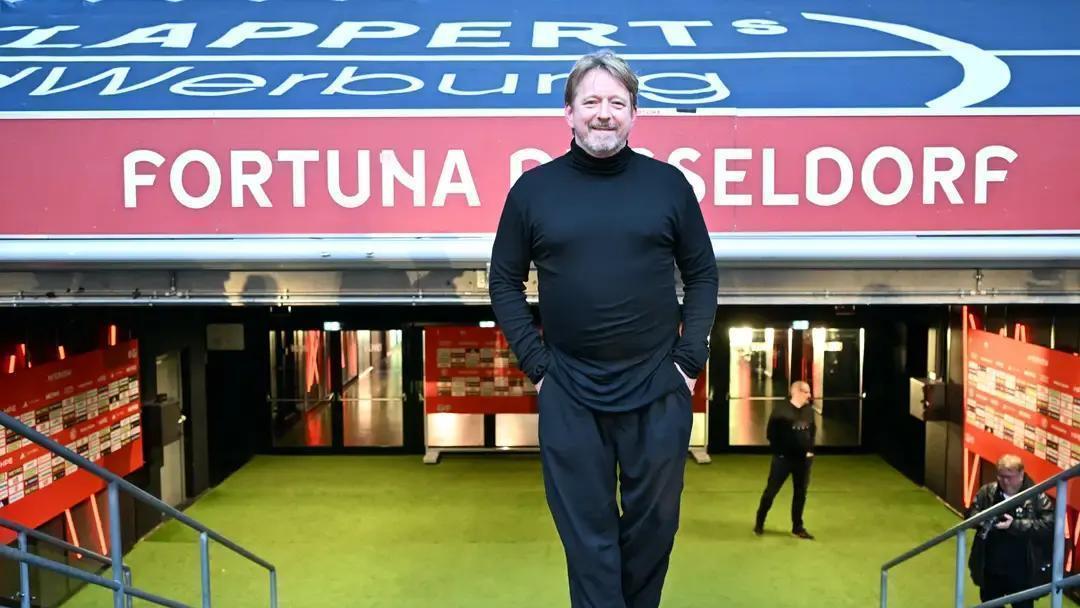 杜塞尔多夫三个月炒掉三个教练，球队却跌到德乙垫底——你越救火，火越旺。安方接手