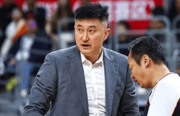 杜锋: 职业球员和教练员本来就背负了很大压力, 多一些包容